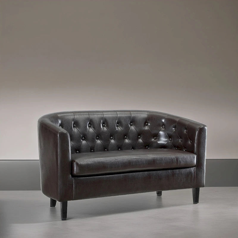 Látkou potažená pohovka ve tvaru sudu ze syntetické kůže s knoflíkovým prošíváním ve stylu Midcentury Modern – Pohodlná pohovka ve tvaru vany